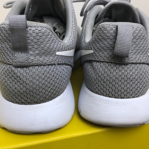 NIKE • Gray Roshe One Sneakers Casual Shoes Sz 6US - Picture 4 of 8